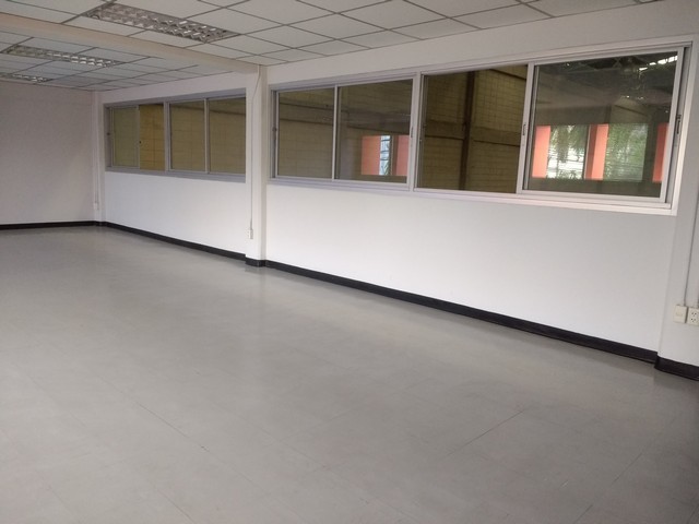  Factory rent Bangna trad 585 sqm. images 1