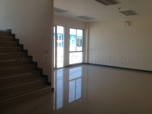            Mini Factory Free Zone, 849 sqm for rent Bang-Na, Samut Prakan images 2