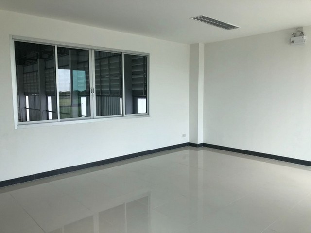 Factory in pinthong Industrial 1450 sqm.chonburi images 2