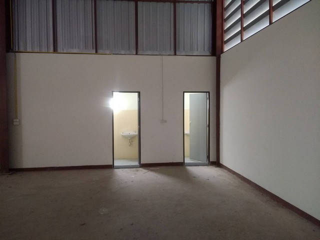   Rent/sale factory and warehouse near Rojana 400-500 sqm. images 4