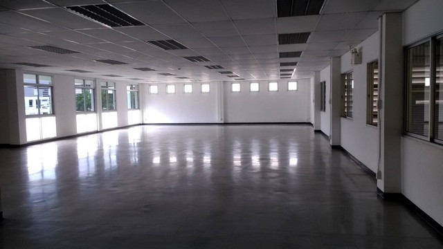 Factory for rent 1750 sqm. In the Nava Nakorn Industry images 9