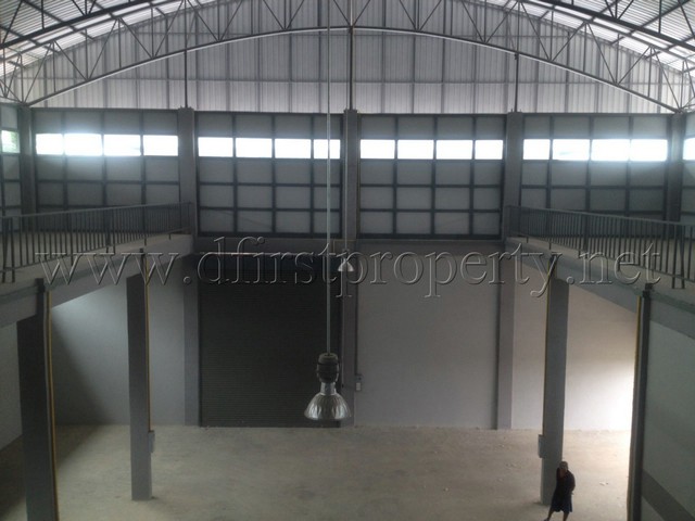      Warehouse for rent 1300 sqm. With office Lamlukka images 0