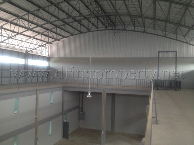      Warehouse for rent 1300 sqm. With office Lamlukka images 3