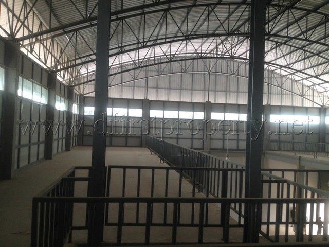     Warehouse for rent 1300 sqm. With office Lamlukka images 5