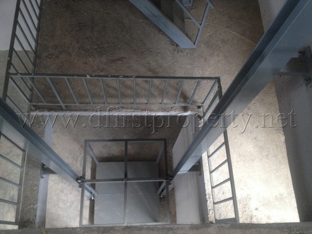     Warehouse for rent 1300 sqm. With office Lamlukka images 12